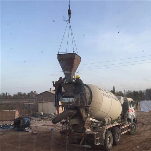 浮梁县“精准瞄准”—— 吊车的 “定位导航” 技术