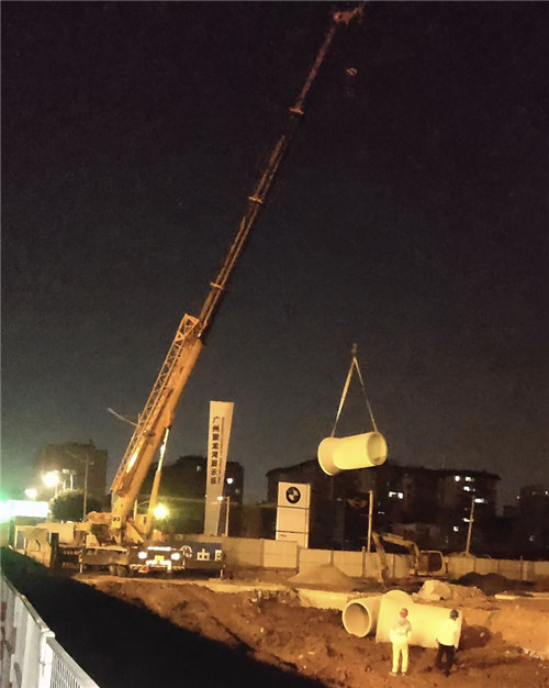 浮梁县“弯臂矫正”—— 吊车的 “形变补偿” 技术