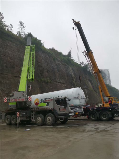 浮梁县“不怕风雨冻”—— 吊车的 “恶劣环境适应” 技术